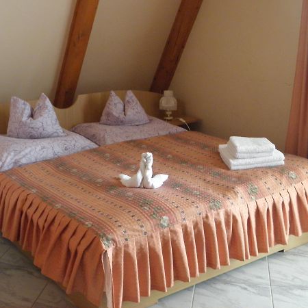 Bed and Breakfast Kristaly Apartman Хевиз Экстерьер фото