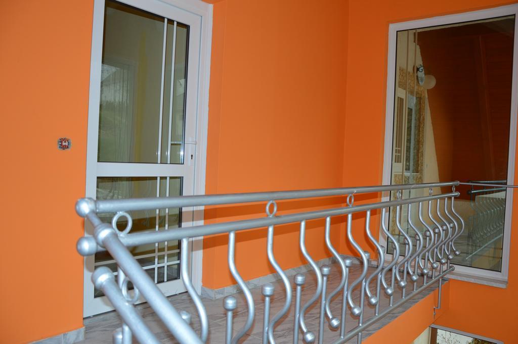 Bed and Breakfast Kristaly Apartman Хевиз Экстерьер фото