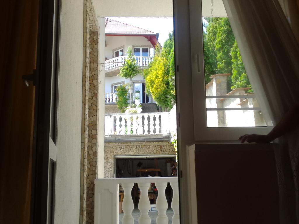 Bed and Breakfast Kristaly Apartman Хевиз Экстерьер фото