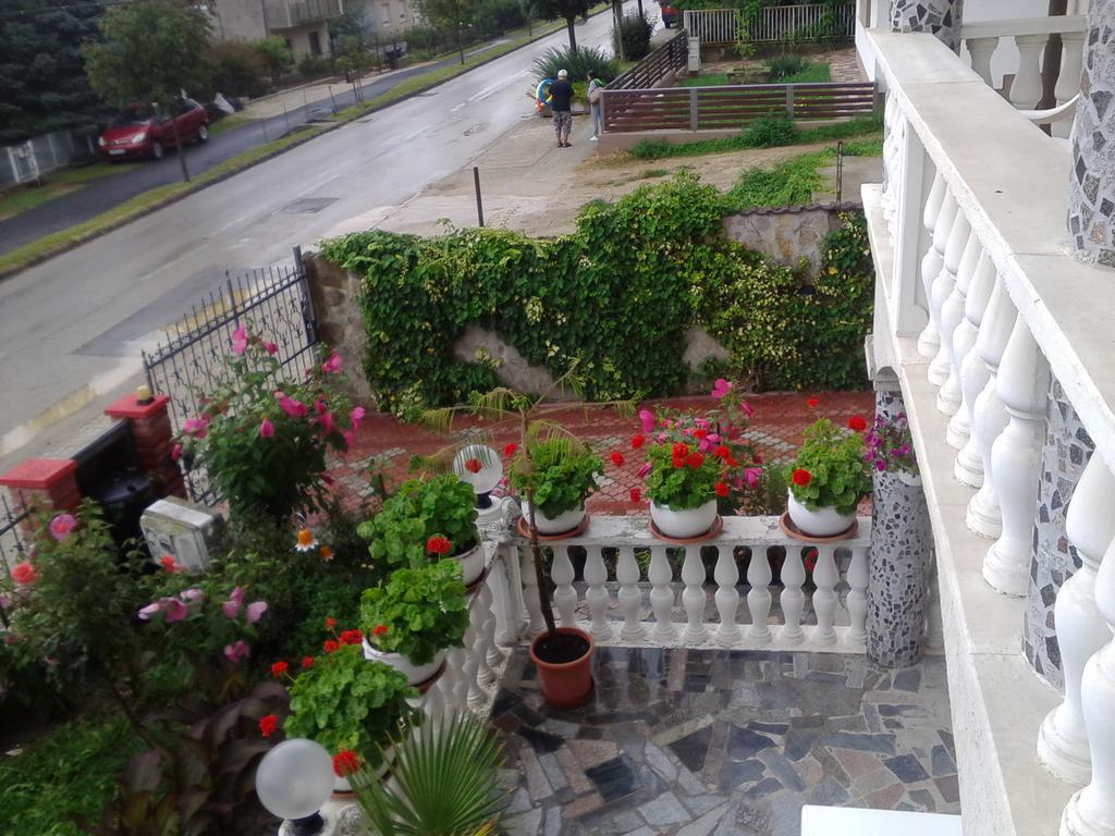 Bed and Breakfast Kristaly Apartman Хевиз Экстерьер фото