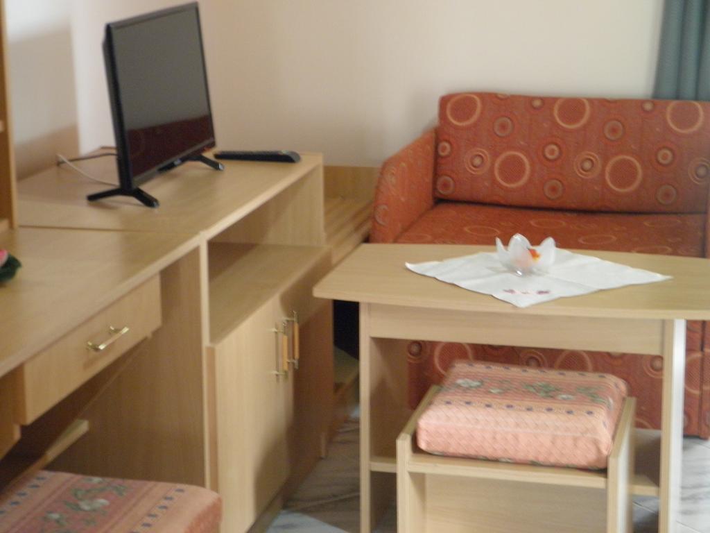 Bed and Breakfast Kristaly Apartman Хевиз Экстерьер фото