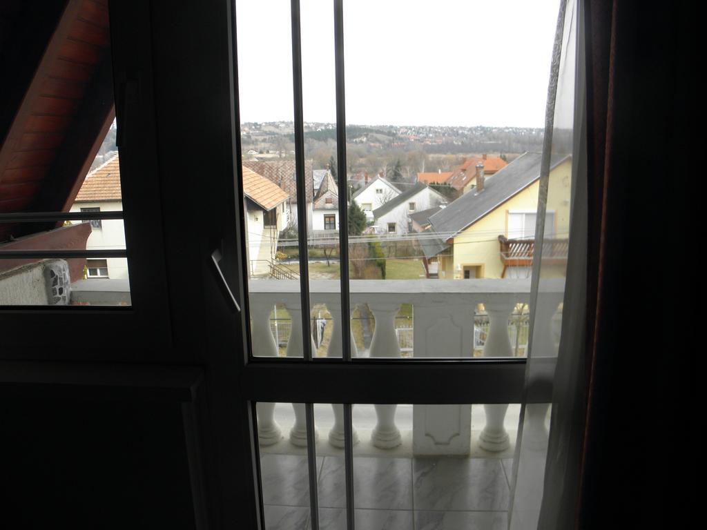 Bed and Breakfast Kristaly Apartman Хевиз Экстерьер фото