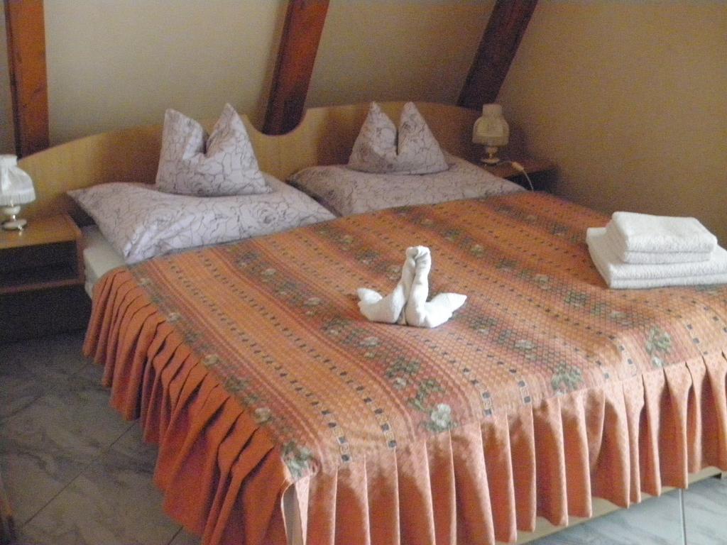 Bed and Breakfast Kristaly Apartman Хевиз Экстерьер фото