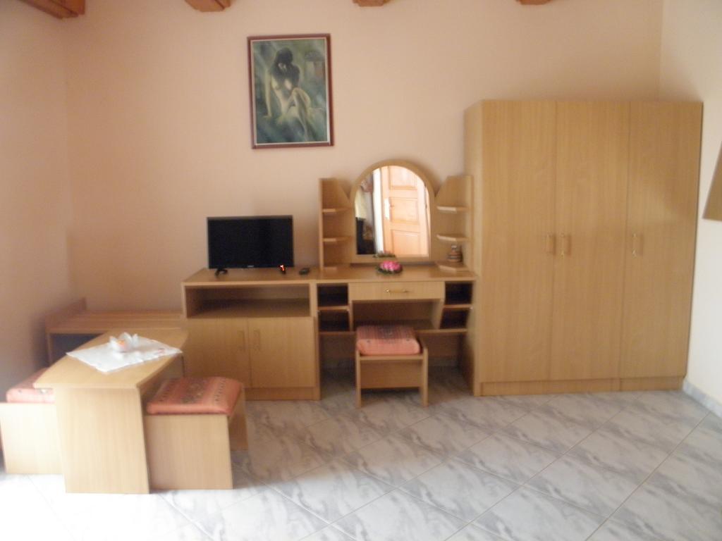 Bed and Breakfast Kristaly Apartman Хевиз Экстерьер фото