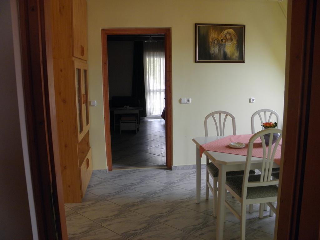 Bed and Breakfast Kristaly Apartman Хевиз Экстерьер фото