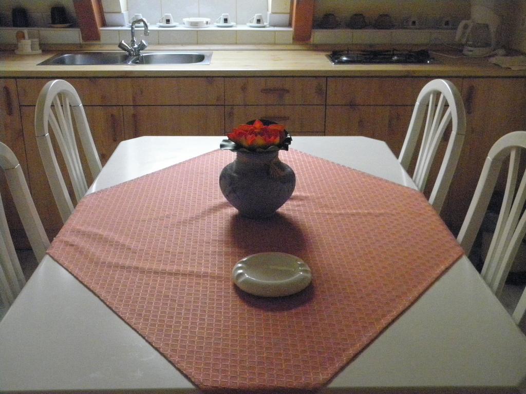 Bed and Breakfast Kristaly Apartman Хевиз Экстерьер фото