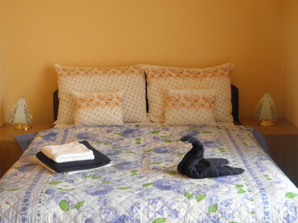Bed and Breakfast Kristaly Apartman Хевиз Экстерьер фото
