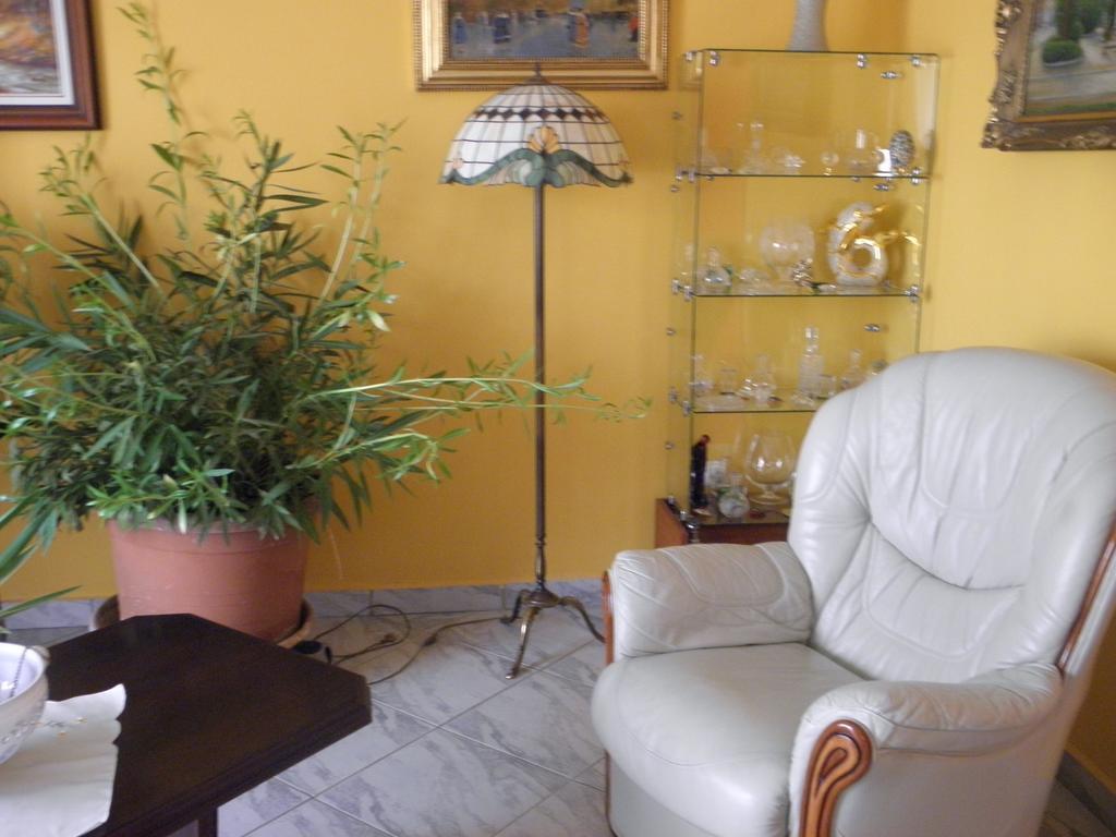 Bed and Breakfast Kristaly Apartman Хевиз Экстерьер фото