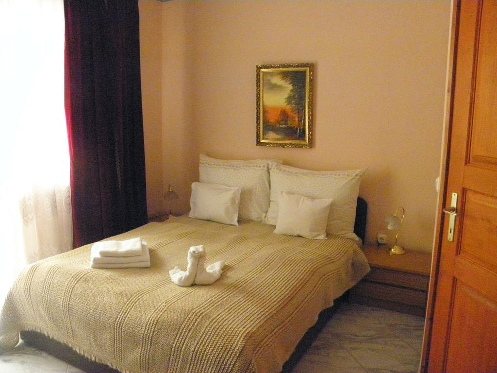 Bed and Breakfast Kristaly Apartman Хевиз Экстерьер фото